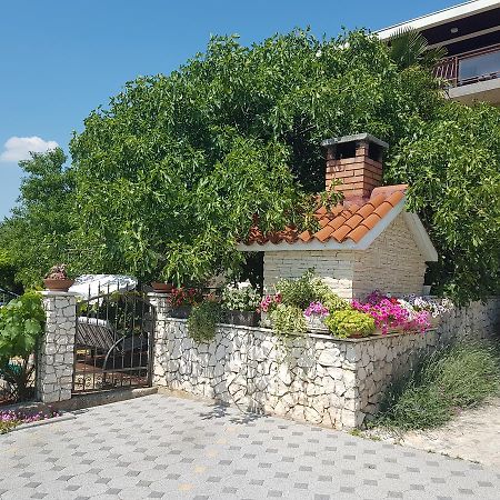 שיבניק Apartment Adis מראה חיצוני תמונה