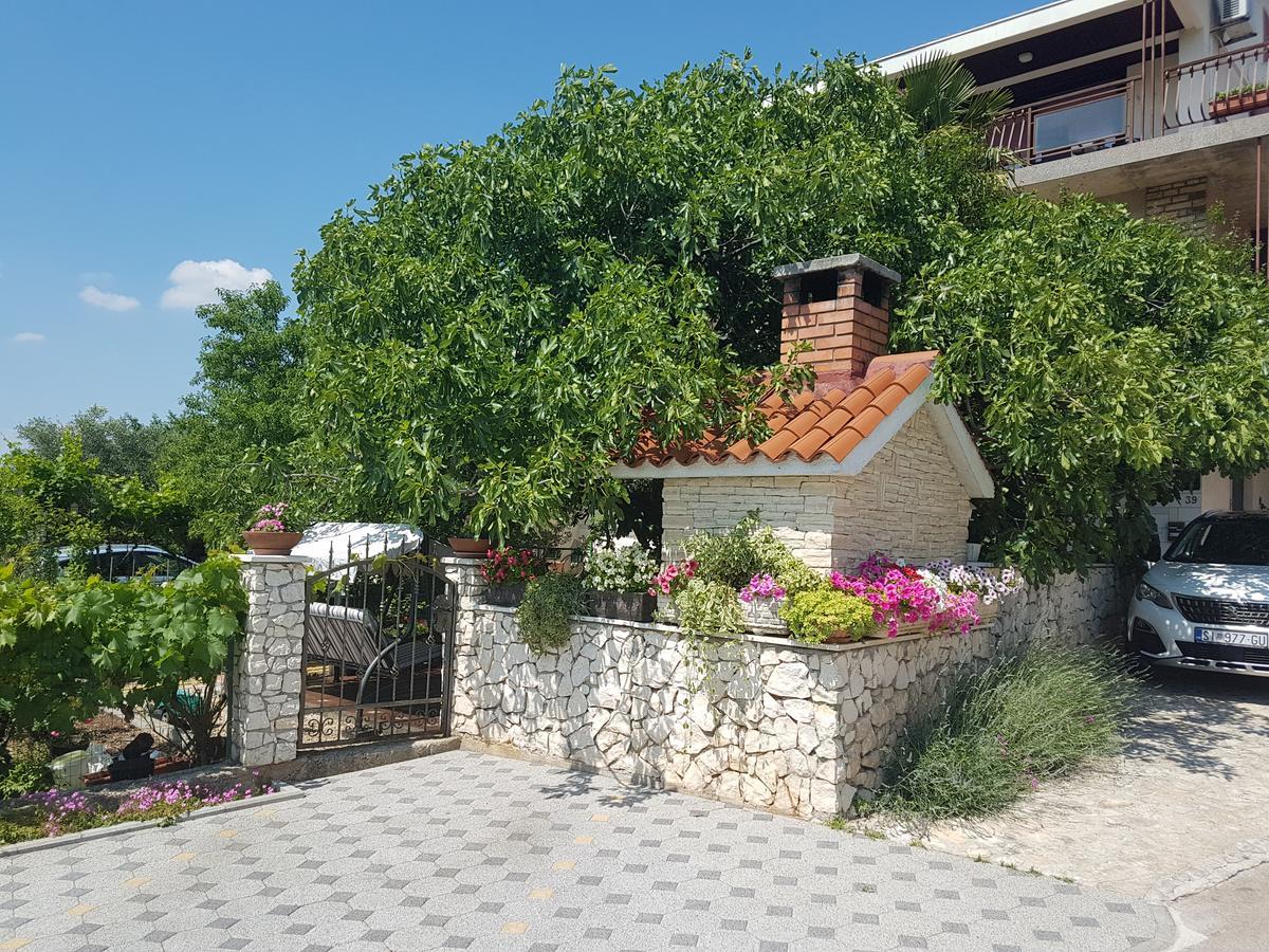 שיבניק Apartment Adis מראה חיצוני תמונה