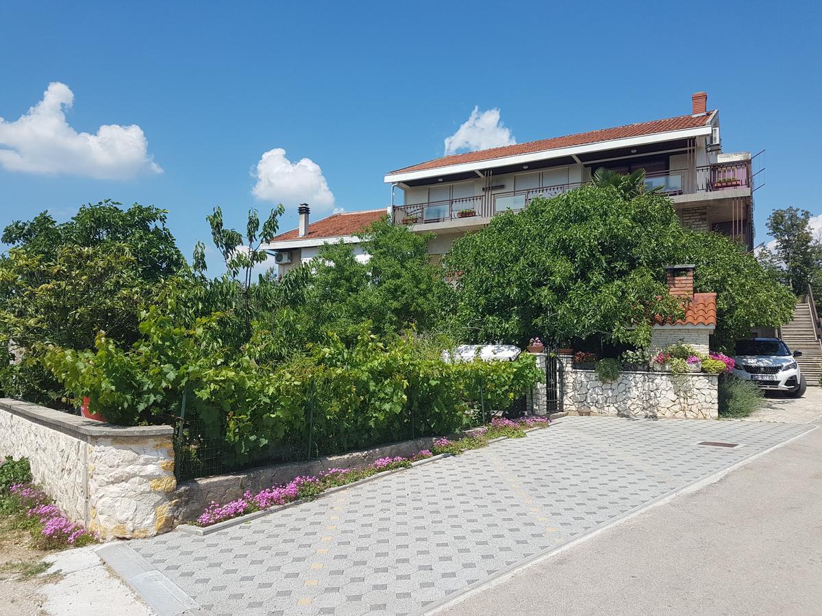 שיבניק Apartment Adis מראה חיצוני תמונה